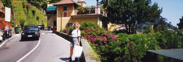 Lene on the road into Portofino
