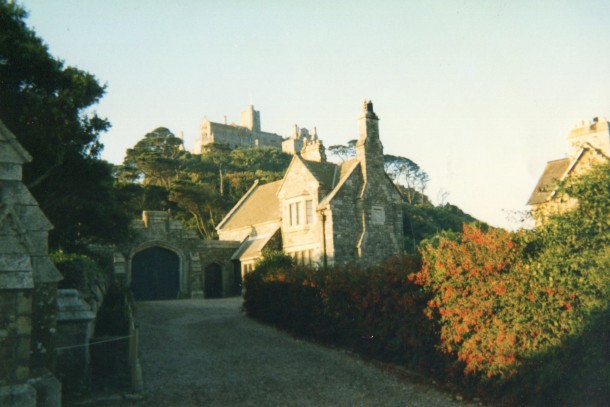 Small houses before you reach the castle atop the island of St Michael's Mount
