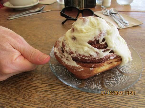 Eating our way to Canada! A delicious cinnamon roll for breakfast in LaConner!